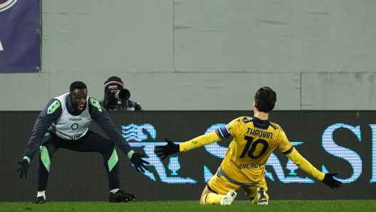 Udinese's Florian Thauvin celebrates after scoring the 1-2 goal for his team during the Serie A Enilive 2024/2025 match between Fiorentina and Udinese - Serie A Enilive at Artemio Franchi Stadium - Sport, Soccer - Florence, Italy - Monday December 23, 2024 (Photo by Massimo Paolone/LaPresse)