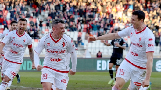 César Falletti  GOL durante la partita tra Bari vs Spezia del Campionato italiano di calcio Serie BKT 2024/2025 - Stadio San Nicola, Bari, Italia - 29 Dicembre 2024 - Sport (foto di Donato Fasano/LaPresse)