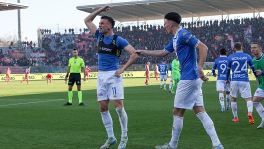 esultanza gol 1-1 di Gabriele Moncini in azione durante la partita tra Cremonese e Brescia del Campionato italiano di calcio Serie BKT 2024/2025 - Stadio Giovanni Zini, Italia - 29 dicembre  2024 - Sport (foto Hasanpapaj LaPresse)