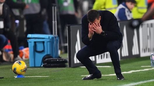 TURIN, ITALY - DECEMBER 29: Thiago Motta, Head Coach of Juventus, reacts during the Serie A match between Juventus and Fiorentina at Allianz Stadium on December 29, 2024 in Turin, Italy. (Photo by Valerio Pennicino/Getty Images)