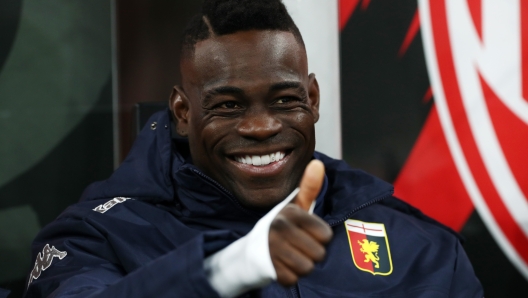 MILAN, ITALY - DECEMBER 15: Mario Balotelli of Genoa reacts prior to the Serie A match between AC Milan and Genoa at Stadio Giuseppe Meazza on December 15, 2024 in Milan, Italy. (Photo by Marco Luzzani/Getty Images)