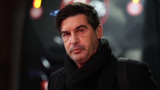 MILAN, ITALY - DECEMBER 29: Head coach AC Milan Paulo Fonseca looks on prior to the Serie match between Milan and Roma at Stadio Giuseppe Meazza on December 29, 2024 in Milan, Italy. (Photo by Claudio Villa/AC Milan via Getty Images)