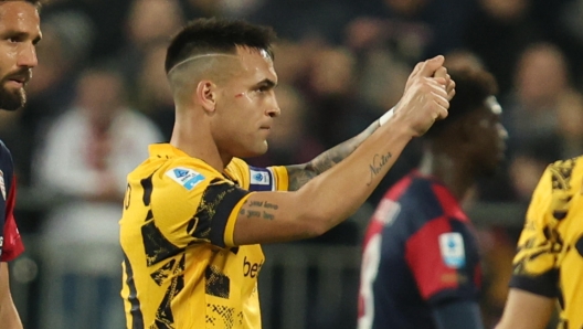 +++ RPT WITH CORRECT CAPTION +++ Inter's Lautaro Martinez jubilates after scoring the goal (0-2) during the Italian Serie A soccer match Cagliari calcio vs Inter FC at the Unipol domus in Cagliari, Italy, 28 december 2024 
ANSA/FABIO MURRU