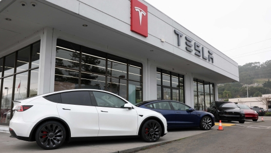 CORTE MADERA, CALIFORNIA - DECEMBER 20: Tesla models Y and 3 are displayed at a Tesla dealership on December 20, 2024 in Corte Madera, California. Electric car maker Tesla is recalling 700,000 vehicles over a tire pressure warning system that could fail to warn drivers of low tire pressure. 2024 Cybertrucks, 2017-2025 Model 3 and 2020-2025 Model Y are being recalled.   Justin Sullivan/Getty Images/AFP (Photo by JUSTIN SULLIVAN / GETTY IMAGES NORTH AMERICA / Getty Images via AFP)