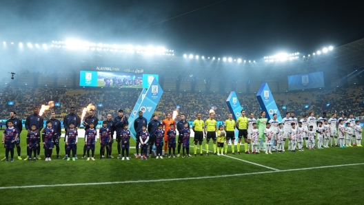 Line up before the warm-up before the EA Sports FC Supercup 2024/2025 match between Inter and Atalanta at Al-Awwal Park Stadium in Riyadh, Saudi Arabia - Sport, Soccer - Thursday January 2, 2025 (Photo by Massimo Paolone/LaPresse)