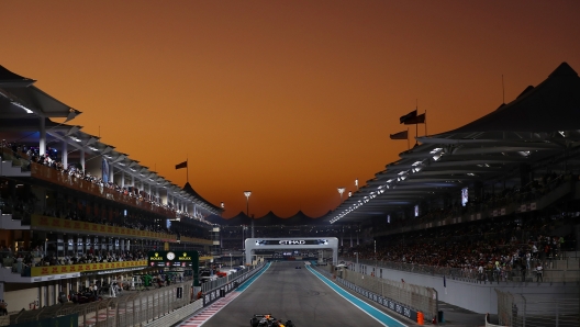 ABU DHABI, UNITED ARAB EMIRATES - DECEMBER 08: Max Verstappen of the Netherlands driving the (1) Oracle Red Bull Racing RB20 on track during the F1 Grand Prix of Abu Dhabi at Yas Marina Circuit on December 08, 2024 in Abu Dhabi, United Arab Emirates. (Photo by Joe Portlock/Getty Images)