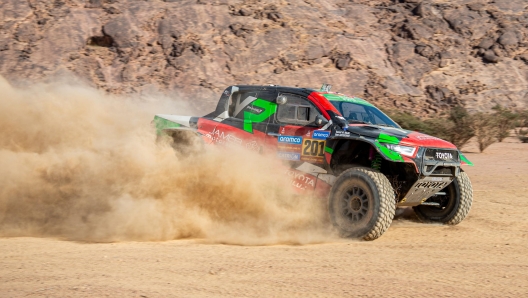 epa11805960 Saudi driver Yazeed Al Rajhi and German co-driver Timo Gottschalk drive their Toyota Hilux Overdrive for Overdrive Racing during the first stage of the 2025 Dakar Rally, in Bisha, Saudi Arabia, 04 January 2025.  EPA/Demi Baauw