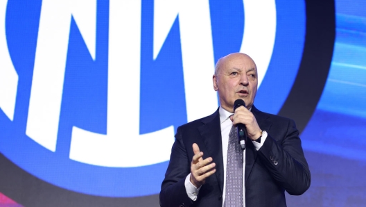 MILAN, ITALY - DECEMBER 02: CEO Giuseppe Marotta of FC Internazionale speaks on stage during Gran Galà del Calcio Awards on December 02, 2024 in Milan, Italy. (Photo by Francesco Scaccianoce - Inter/Inter via Getty Images)