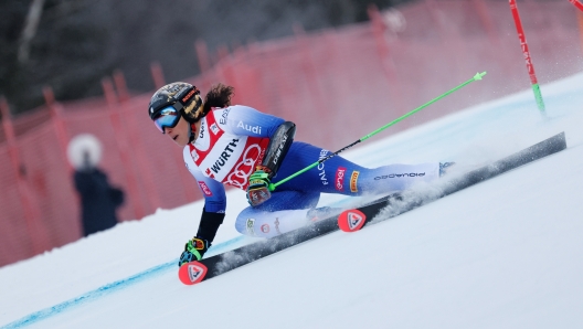 KRANJSKA GORA, SLOVENIA - JANUARY 4: Federica Brignone of Team Italy competes during the Audi FIS Alpine Ski World Cup Women's Giant Slalom on January 4, 2025 in Kranjska Gora, Slovenia. (Photo by Stanko Gruden/Agence Zoom/Getty Images)