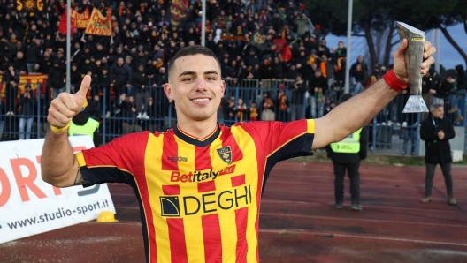 Lecce's Nikola Krstovic winner of the prize ?PANINI PLAYER OF THE MATCH? at the end of the Italian Enilive Serie A soccer match between Empoli FC and US Lecce at the Castellani stadium, northern Italy, Saturday, January 11, 2025 - Sport - Soccer - (Photo Michele Nucci - LaPresse)