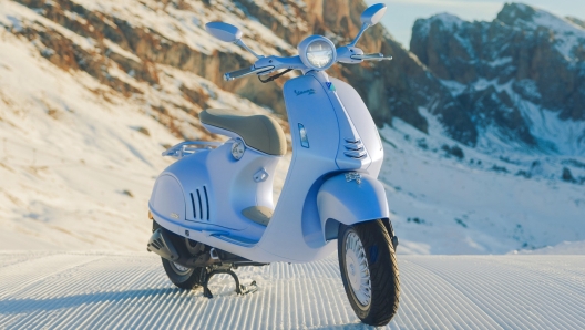 Vespa 946 Snake