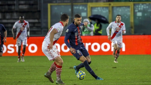 Artistico Gabriele (Cosenza) durante la partita tra Cosenza e Mantova del Campionato italiano di calcio Serie BKT 2024/2025-Stadio San Vito- Marulla, Cosenza, Italia-12 Gennaio 2025-Sport(foto Arenafoto/LaPresse)January 12, 2025 Cosenza Italy - sport, soccer - Cosenza vs Mantova- Italian Football Championship League BKT 2024/2025 - San Vito Marulla stadium. In the pic:Artistico Gabriele