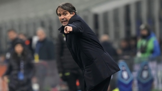 Inter Milan's head coach Simone Inzaghi reacts during a Serie A soccer match between Inter Milan and Bologna the San Siro stadium in Milan, Italy, Wednesday, Jan. 15, 2025. (AP Photo/Luca Bruno)    Associated Press / LaPresse Only italy and Spain