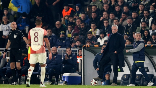 ISTANBUL, TURKEY - JANUARY 23: Jose Mourinho, Head Coach of Fenerbahce, controls the ball during the UEFA Europa League 2024/25 League Phase MD7 match between Fenerbahce SK and Olympique Lyonnais at  on January 23, 2025 in Istanbul, Turkey. (Photo by Ahmad Mora/Getty Images)