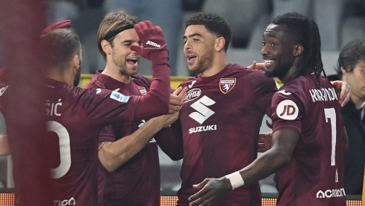 Torino's Che Adams  jubilates after scoring the gol (1-0) during the italian Serie A soccer match Torino FC vs Cagliari Calcio at the Olimpico Grande Torino  Stadium in Turin, Italy, 24 January 2025 ANSA/ALESSANDRO DI MARCO