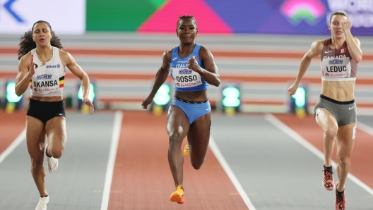 epa11193467 (L-R) Delphine Nkansa of Belgium, Zaynab Dosso of Italy, and Audrey Leduc of Canada  compete in a Women???s 60m heat at the World Athletics Indoor Championships in Glasgow, Britain, 02 March 2024.  EPA/ROBERT PERRY