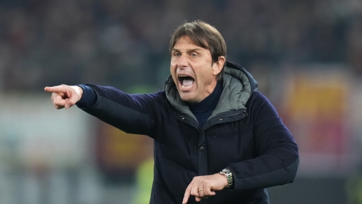 Napolis head coach Antonio Conte during the Serie A EniLive soccer match between Roma and Napoli at the Rome's Olympic stadium, Italy - Sunday February 2, 2025 - Sport  Soccer ( Photo by Alfredo Falcone/LaPresse )