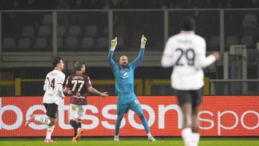 Torino?s goalkeeper Vanja Milinkovic-Savic during the Serie A soccer match between Torino FC and Milan the Stadio Olimpico Grande Torino in Turin, north west Italy - February 22, 2025. Sport - Soccer EXCLUSIVE TORINO FC (Photo by Fabio Ferrari/LaPresse)