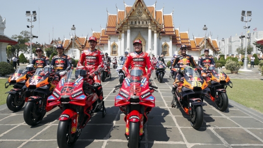 epa11883994 Spanish MotoGP rider Pedro Acosta (L) of Red Bull KTM Factory Racing, Italian MotoGP rider Enea Bastianini (2-L) of Red Bull KTM Tech3, Italian MotoGP rider Francesco Bagnaia (3-L) of Ducati Lenovo Team, Spanish MotoGP rider Marc Marquez (3-R) of Ducati Lenovo Team, South African MotoGP rider Brad Binder (2-R) of Red Bull KTM Factory Racing, and Spanish MotoGP rider Maverick Vinales (R) of Red Bull KTM Tech3 sit on their bikes for a photoshoot during the MotoGP 2025 Launch event at Wat Benchamabophit, also known as the Marble Temple in Bangkok, Thailand, 09 February 2025. The MotoGP 2025 season launch event is set to promote the start of the Motorcycling Grand Prix 2025, in which Thailand will host the 2025 season opening race from 28 February to 02 March.  EPA/RUNGROJ YONGRIT