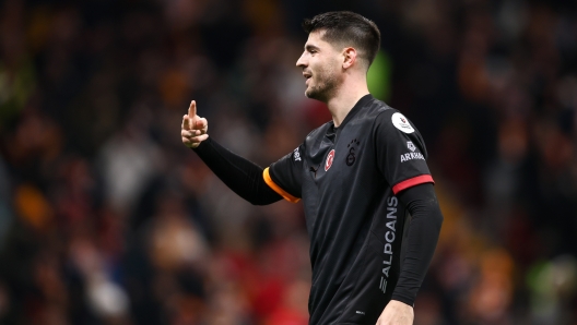 ISTANBUL, TURKEY - FEBRUARY 9: Alvaro Morata of Galatasaray celebrates after scoring his team's first goal during the Turkish Super League match between Galatasaray and Adana Demirspor at Rams Park Stadium on February 9, 2025 in Istanbul, Turkey.  (Photo by Ahmad Mora/Getty Images)