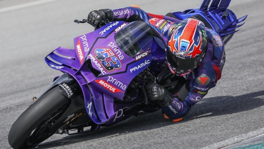 epa11878135 Australian MotoGP rider Jack Miller of Prima Pramac Yamaha in action during Sepang MotoGP Official Test day in Petronas Sepang International Circuit, in Sepang, Malaysia, 06 February 2025.  EPA/FAZRY ISMAIL