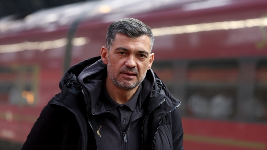 BOLOGNA, ITALY - FEBRUARY 26: Head coach AC Milan Sergio Conceicao leaves from Milan railway station for Bologna railway station on February 26, 2025 in Bologna, Italy. (Photo by Claudio Villa/AC Milan via Getty Images)