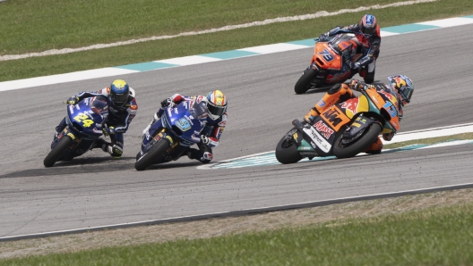 KUALA LUMPUR, MALAYSIA - NOVEMBER 03: Celestino Vietti Ramus of Italy and Red Bull KTM Ajo leads the field during the Moto2 race during the MotoGP Of Malaysia - Race at Sepang Circuit on November 03, 2024 in Kuala Lumpur, Malaysia. (Photo by Mirco Lazzari gp/Getty Images)