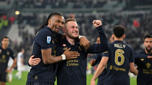 TURIN, ITALY - MARCH 03: Teun Koopmeiners of Juventus celebrates after scoring his team's second goal with teammate Khephren Thuram during the Serie A match between Juventus and Hellas Verona at Allianz Stadium on March 03, 2025 in Turin, Italy. (Photo by Chris Ricco - Juventus FC/Juventus FC via Getty Images)