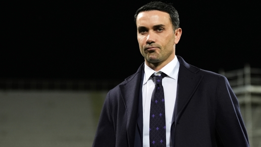 Fiorentina?s head coach Raffaele Palladino looks on during the Serie A Enilive 2024/2025 match between Fiorentina and Lecce - Serie A Enilive at Artemio Franchi Stadium - Sport, Soccer - Florence, Italy - Friday February 28, 2025 (Photo by Massimo Paolone/LaPresse)