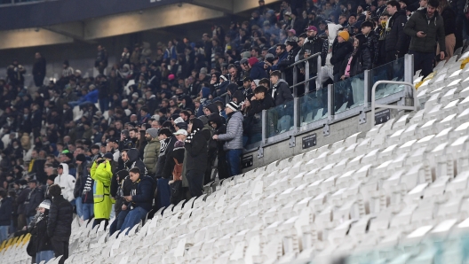 Juventus supporters during  the italina Serie A soccer match Juventus FC vs Atalanta BC at the Allianz Stadium in Turin, Italy, 9 Marrch 2025 ANSA/ALESSANDRO DI MARCO