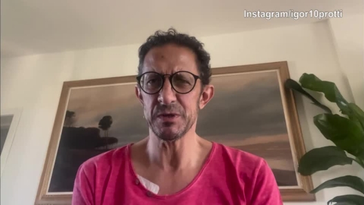 L`ex calciatore sui social