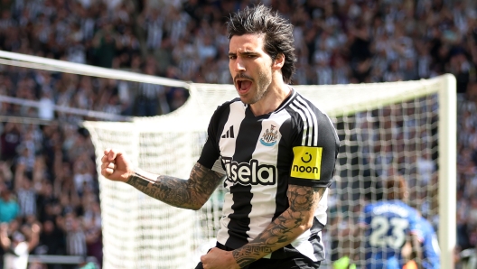 Sandro Tonali celebrating a goal for Newcastle United