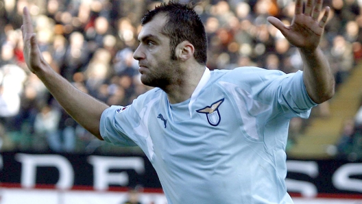 Goran Pandev celebrates