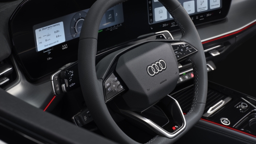 Vista frontale dinamica dell`Audi Q3 Sportback