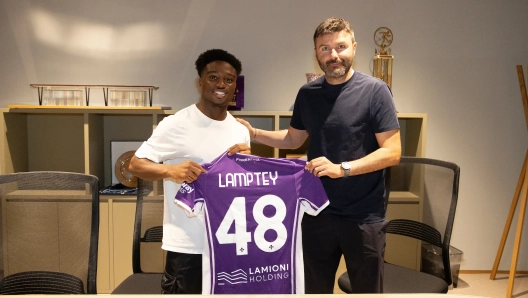Tariq Lamptey in action for Fiorentina