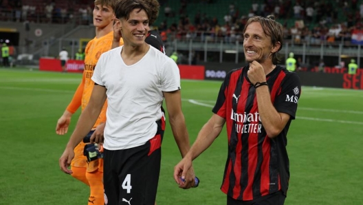Luka Modric e Adrien Rabiot nel centrocampo del Milan