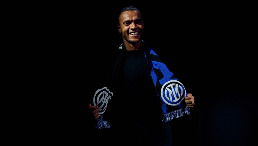 Manuel Akanji, Inter defender, in action.