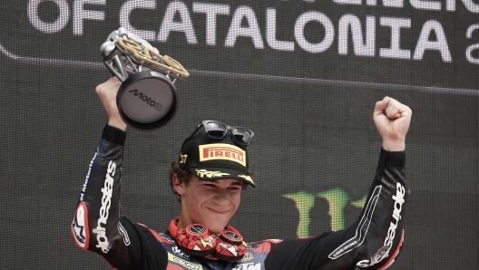 Moto3 Catalogna, magia Piqueras: beffa Rueda all'ultimo giro. Pini 6° |  Gazzetta.it