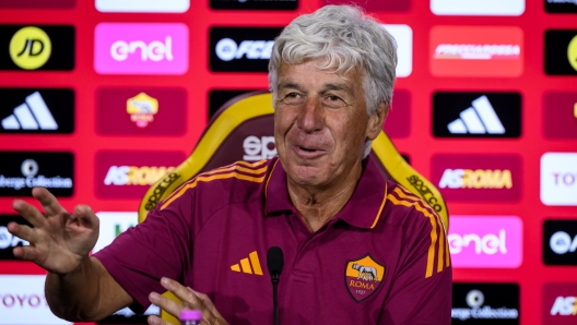 Gian Piero Gasperini durante una conferenza stampa