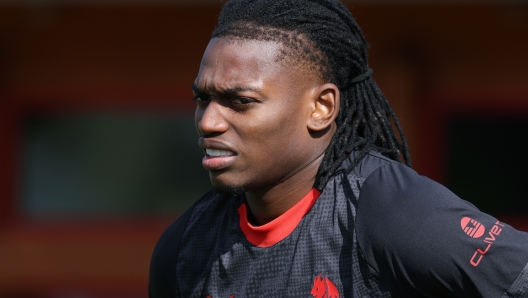 CAIRATE, ITALY - OCTOBER 01: Rafael Leao of AC Milan looks on during AC Milan training session at Milanello on October 01, 2025 in Cairate, Italy. (Photo by Claudio Villa/AC Milan via Getty Images)