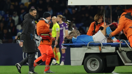 Giovanni Di Lorenzo Injured   during the Serie A soccer match between Napoli and Fiorentina  at the Diego Armando Maradona Stadium in Naples, southern italy - Saturday , January 31 , 2026. Sport - Soccer .  (Photo by Alessandro Garofalo/LaPresse)