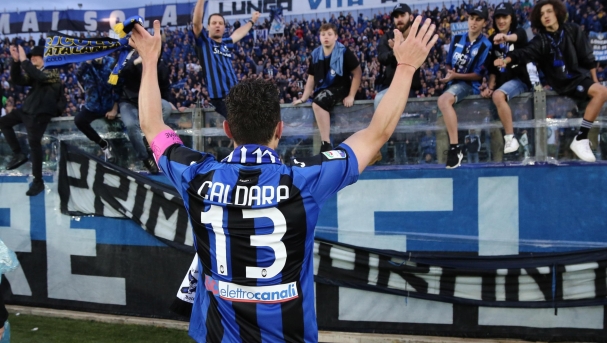 Last mach in Bergamo for Atalanta's Mattia Caldara during  the Italian Serie A soccer match Atalanta vs Milan at Stadio Atleti Azzurri d'Italia in Bergamo, Italy, 13 may 2018.  ANSA/PAOLO MAGNI