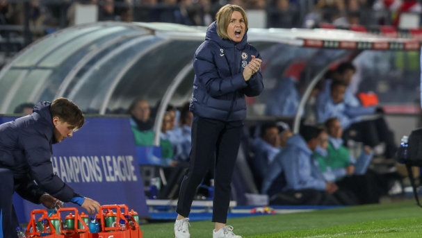 epa11782747 Chelsea's head coach Sonia Bompastor gestures during the UEFA Women's Champions League soccer match between Real Madrid and Chelsea FC, in Madrid, Spain, 17 December 2024.  EPA/Kiko Huesca