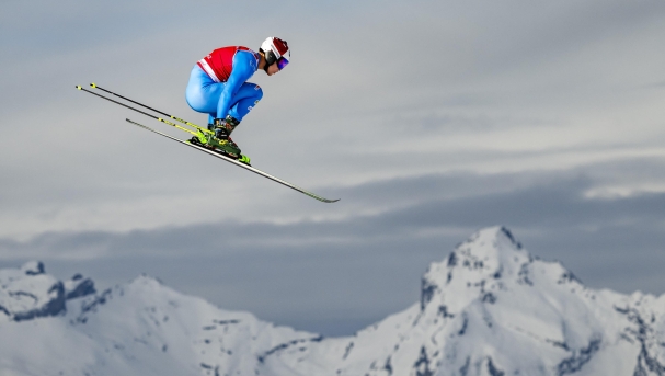 epa12670903 Simone Deromedis of Italy in action during the men's qualification run of the FIS Ski Cross World Cup event in Veysonnaz, Switzerland, 22 January 2026. EPA/JEAN-CHRISTOPHE BOTT