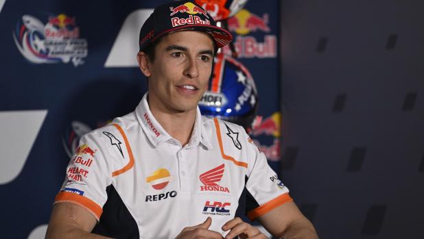 AUSTIN, TEXAS - APRIL 07: Marc Marquez of Spain and Repsol Honda Team speaks during the press conference pre-event during the MotoGP Of The Americas - Previews on April 07, 2022 in Austin, Texas.   Mirco Lazzari gp/Getty Images/AFP == FOR NEWSPAPERS, INTERNET, TELCOS & TELEVISION USE ONLY ==