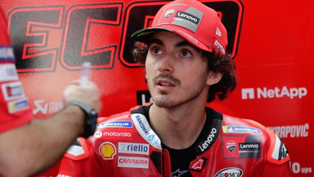 epa09832875 Italian MotoGP rider Francesco Bagnaia of the Ducati Lenovo team in his pit during the first free practice session on the Motorcycling Grand Prix of Indonesia at the Pertamina Mandalika International street circuit in Lombok, Indonesia, 18 March 2022  EPA/ADI WEDA