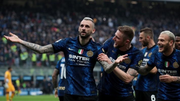 L'esultanza dell'Inter al gol del 2-0 di Marcelo Brozovic. Getty Images