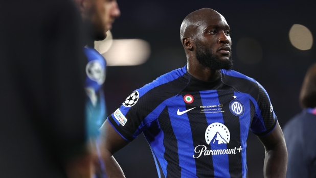 ISTANBUL, TURKEY - JUNE 10: Romelu Lukaku of FC Internazionale looks dejected at the end of the UEFA Champions League 2022/23 final match between FC Internazionale and Manchester City FC at Atatuerk Olympic Stadium on June 10, 2023 in Istanbul, Turkey. (Photo by Francesco Scaccianoce - Inter/Inter via Getty Images)