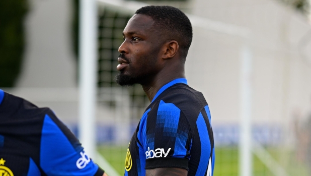 COMO, ITALY - JULY 21: Marcus Thuram of FC Internazionale looks on prior to the friendly match between FC Internazionale Milano and Pergolettese at Appiano Gentile on July 21, 2023 in Como, Italy. (Photo by Mattia Ozbot - Inter/Inter via Getty Images)