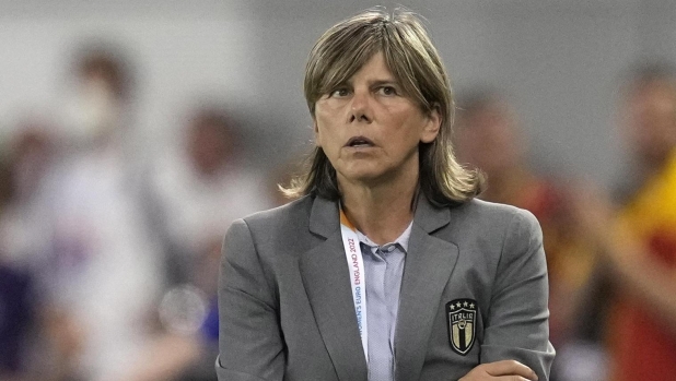 epa10078462 Milena Bertolini coach of Italy during the UEFA Women's EURO 2022 group D soccer match between Italy and Belgium in Manchester, Britain, 18 July 2022.  EPA/ANDREW YATES